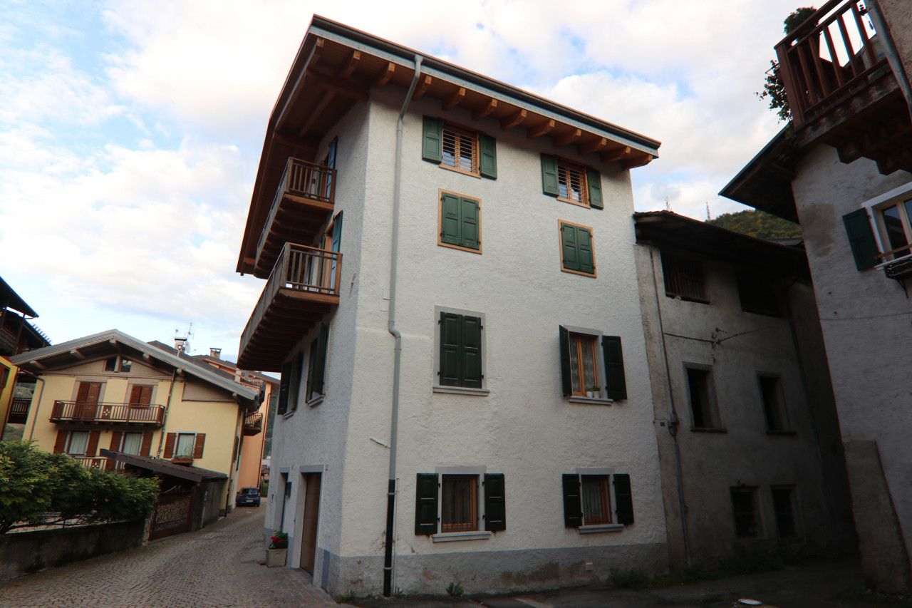 Apartment in Tiarno di Sopra - view 1