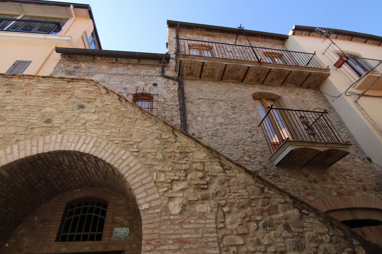 House in Francavilla Marittima - view 1