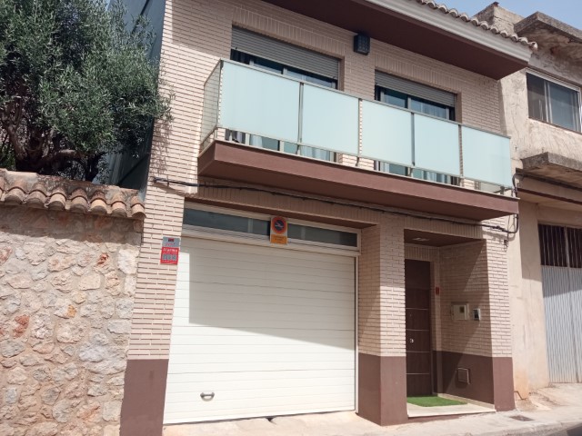 House in Valencia - view 1