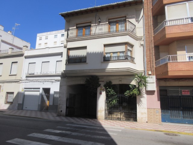 House in Tavernes de la Valldigna - view 1