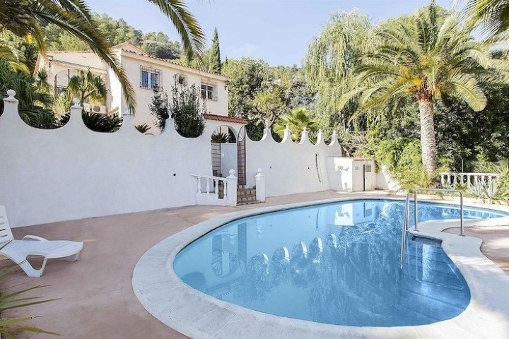 Villa in Gandia - view 1