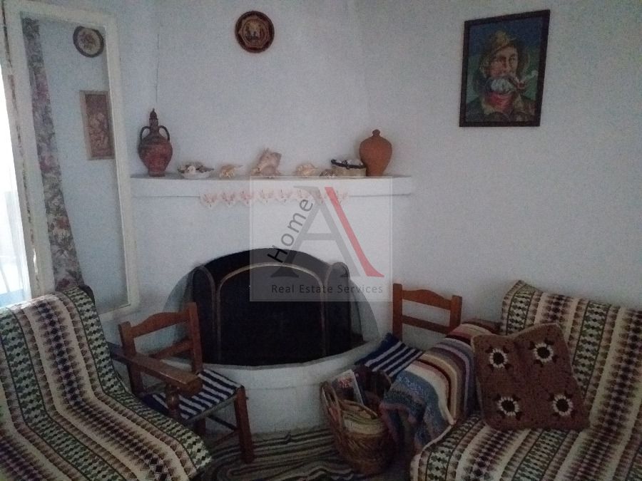 House in Milies - view 1