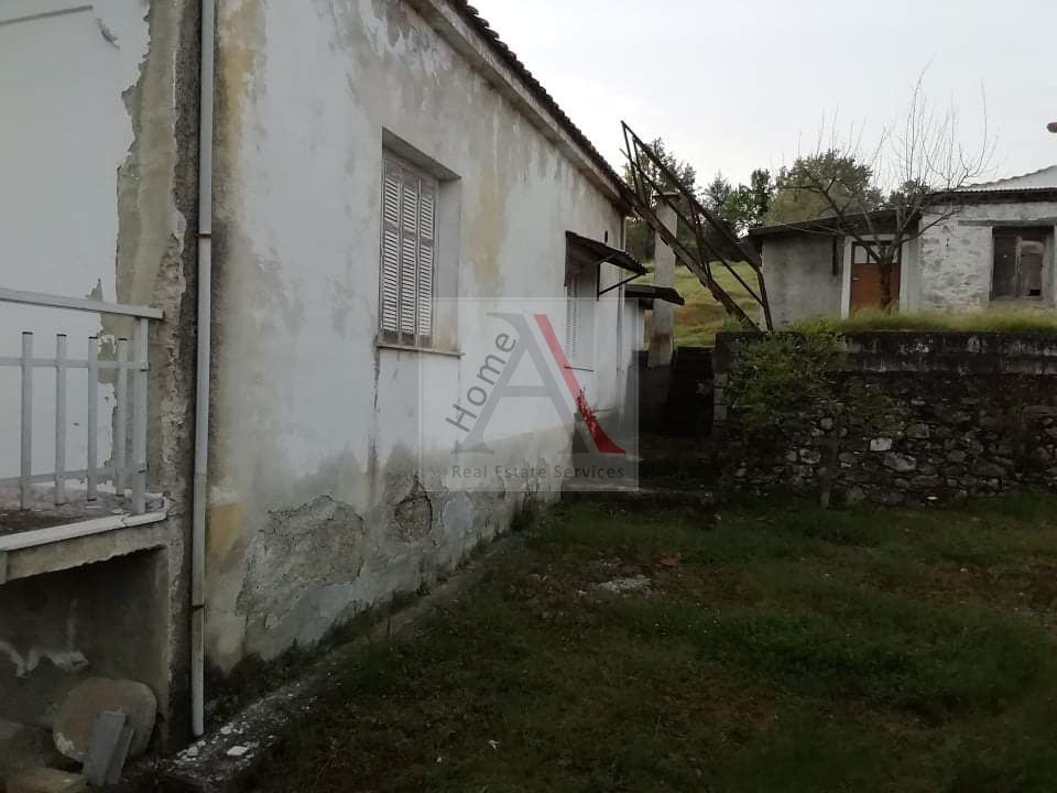 House in Istiaia - view 1