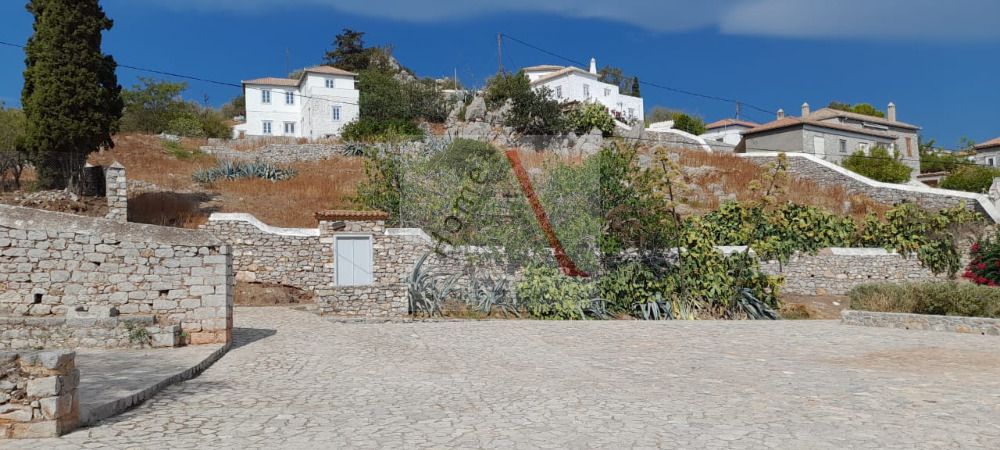 Villa in Hydra - view 1