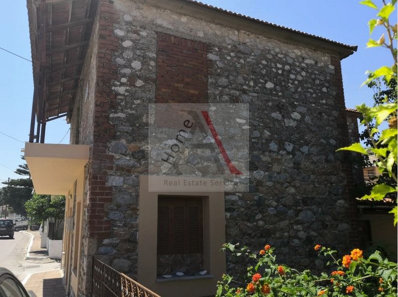 House in Artemisio - view 1