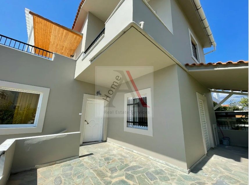 House in Kranidi - view 1