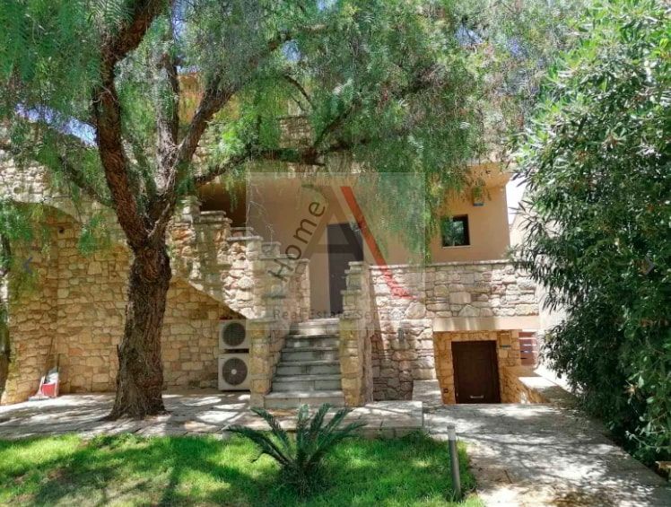 Villa in Loutraki-Perachora - view 1