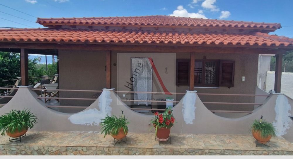 House in Agioi Theodoroi - view 1