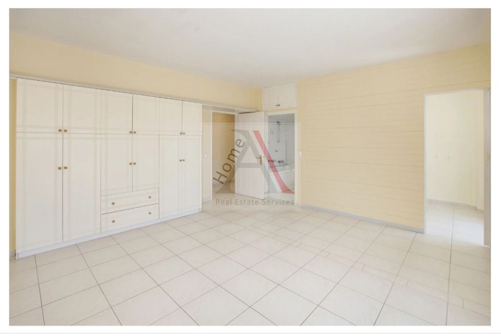 Apartment in Glyfada - view 1