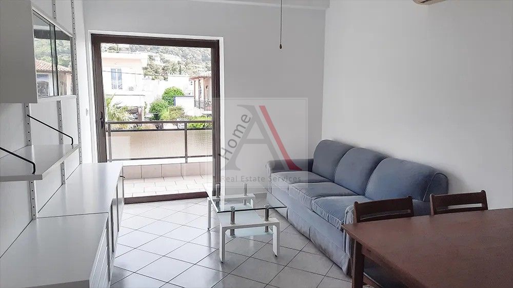 Apartment in Saronida - view 1