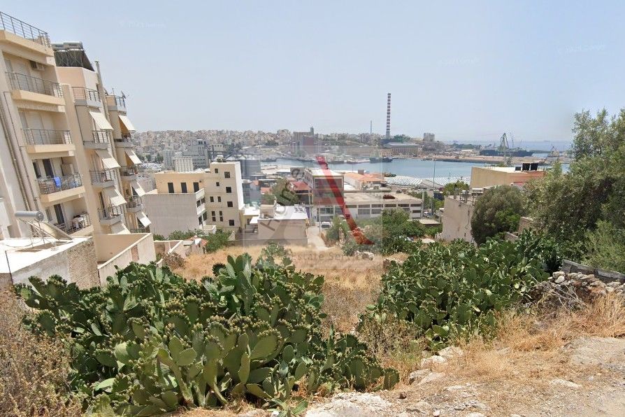 Land in Perama - view 1