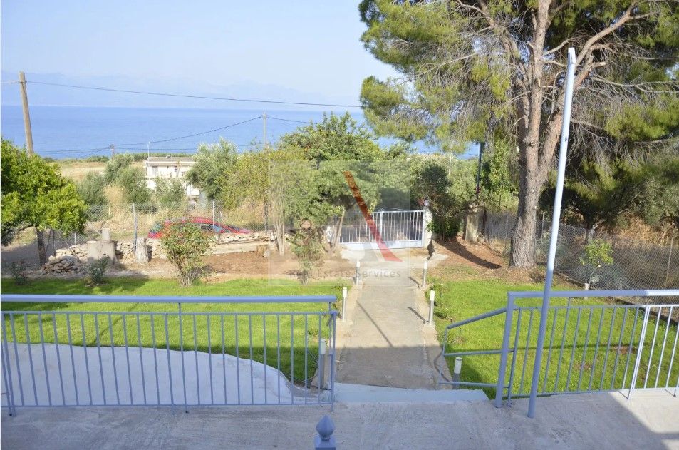 House in Petalidi - view 1