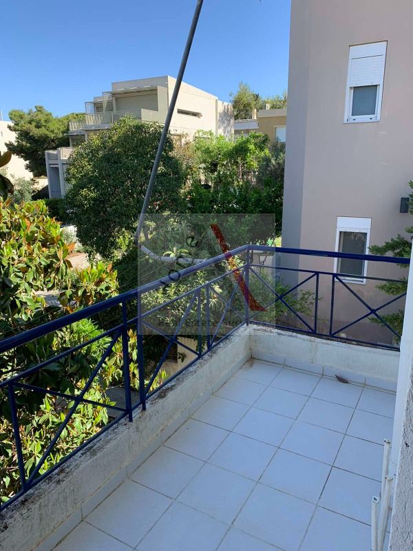 Apartment in Saronida - view 1