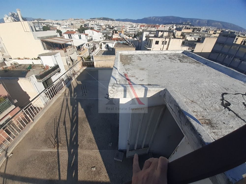 House in Peristeri - view 1