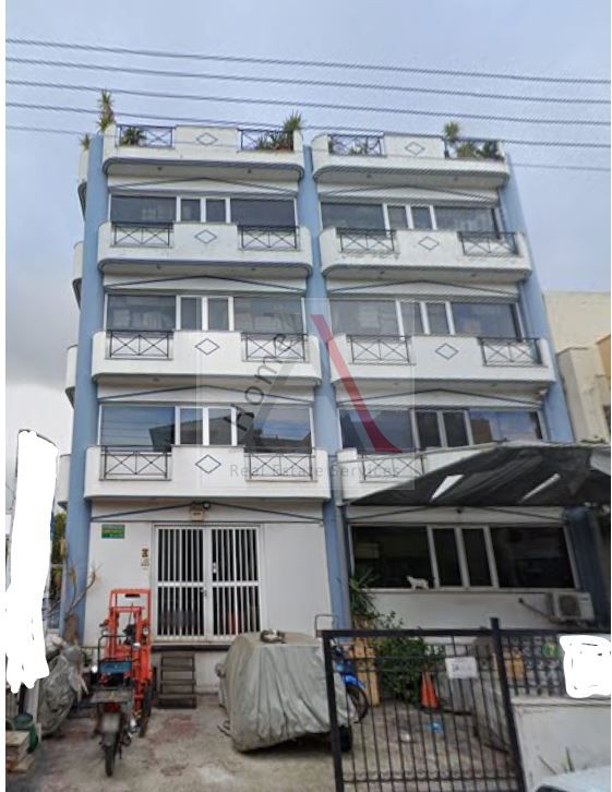 House in Peristeri - view 1