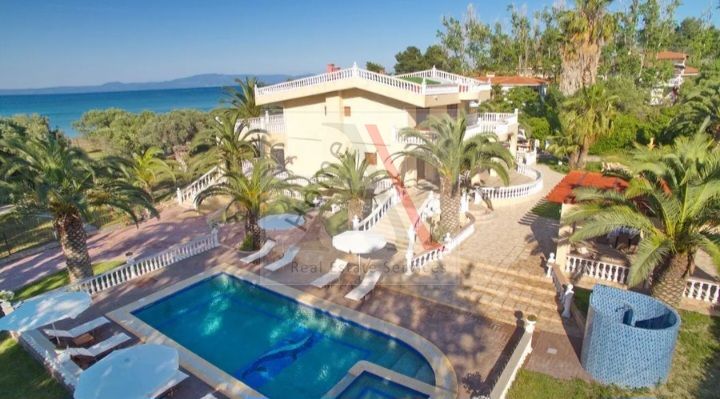Villa in Pallini - view 1