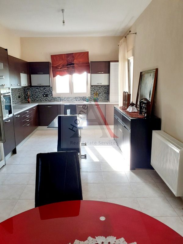 House in Mouries - view 1