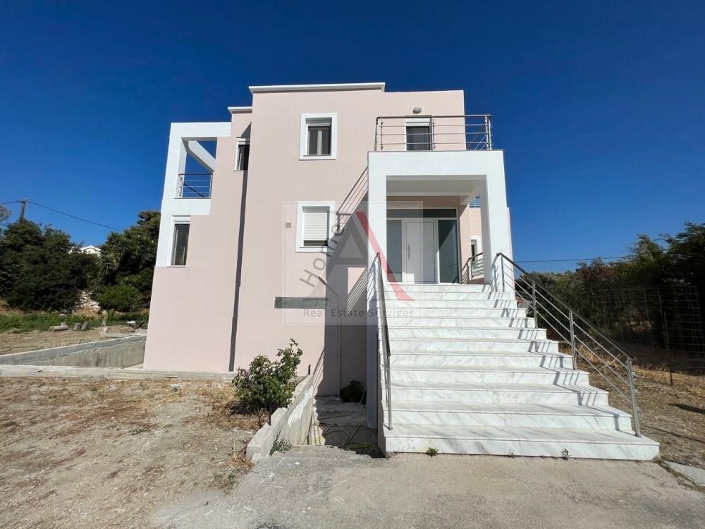 House in Rhodes - view 1