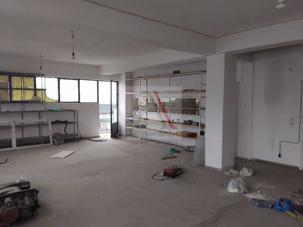 House in Keratsini-Drapetsona - view 1