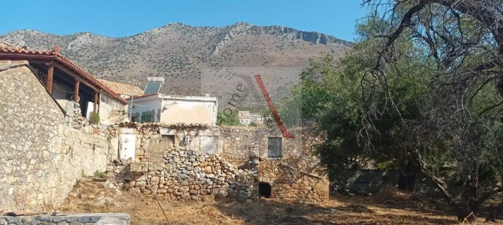 House in Laconia - view 1