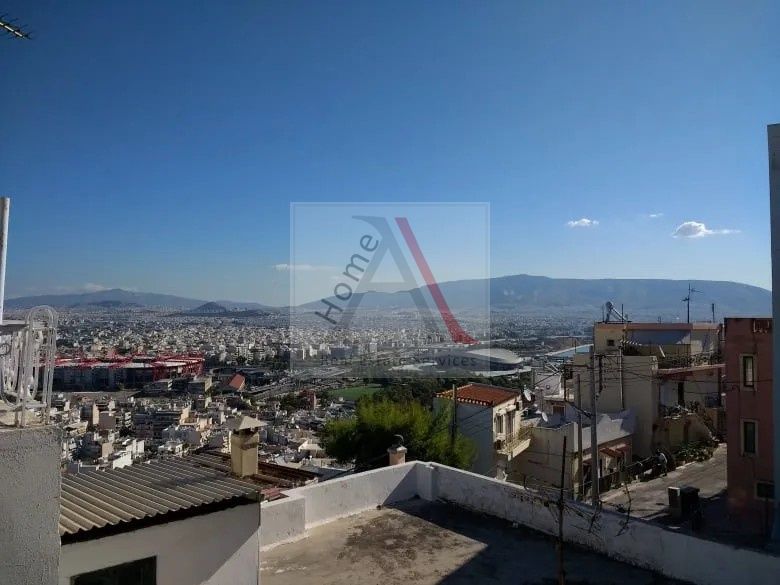 House in Piraeus Center - view 1