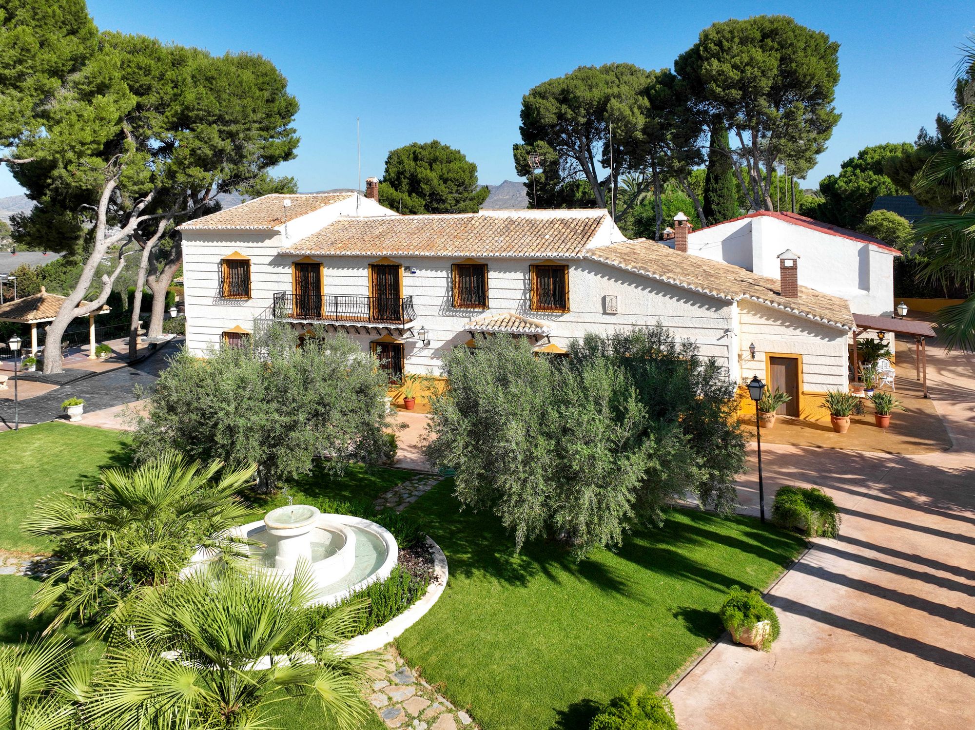 Villa in Petrel - view 1