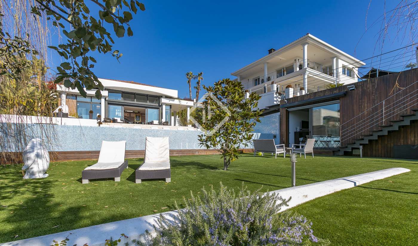 House in Teia - view 1