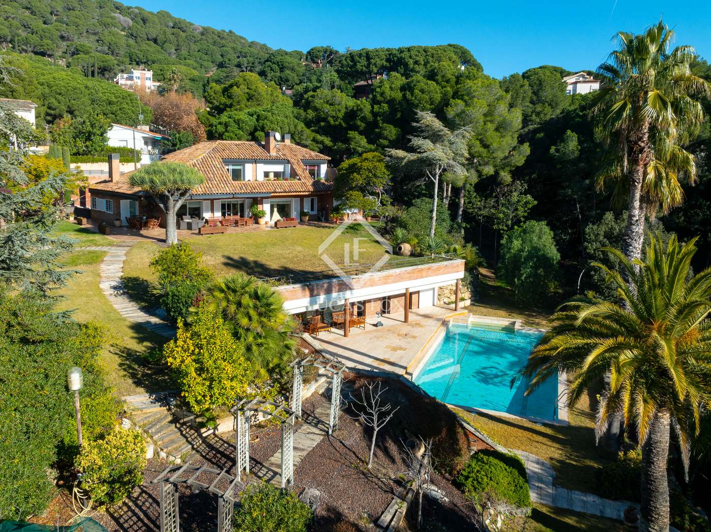 House in Premia de Dalt - view 1