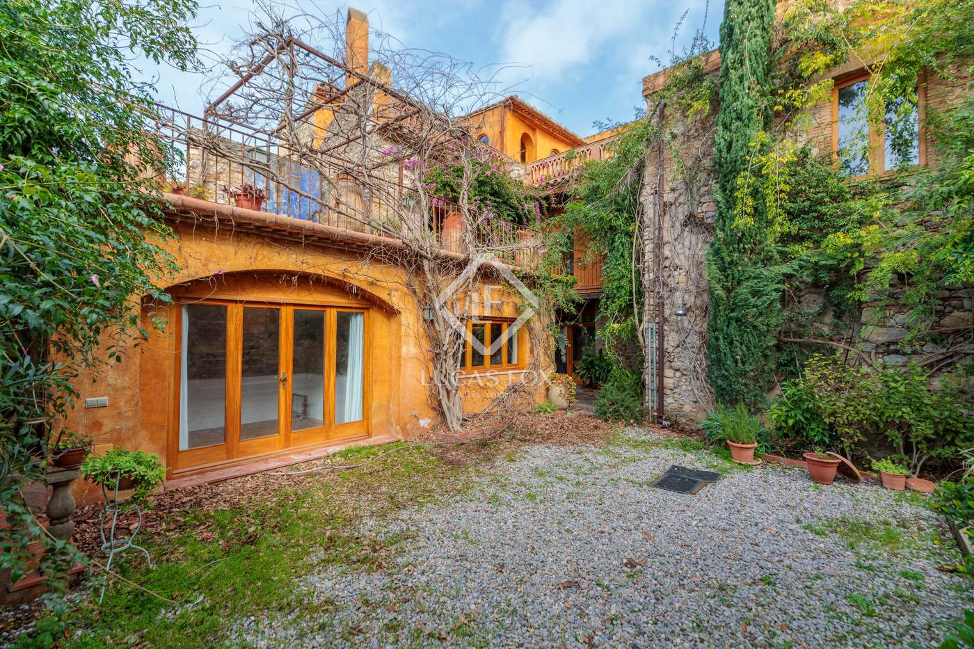 House in Girona - view 1