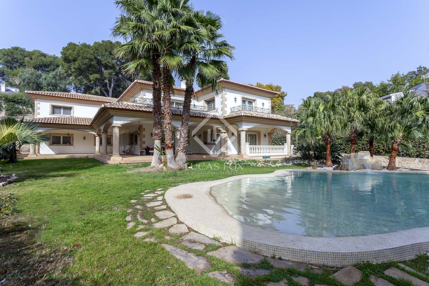 House in Rocafort de Vallbona - view 1
