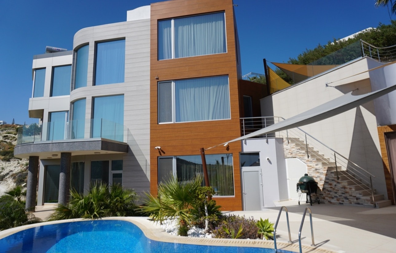 House in Agios Tychon - view 1