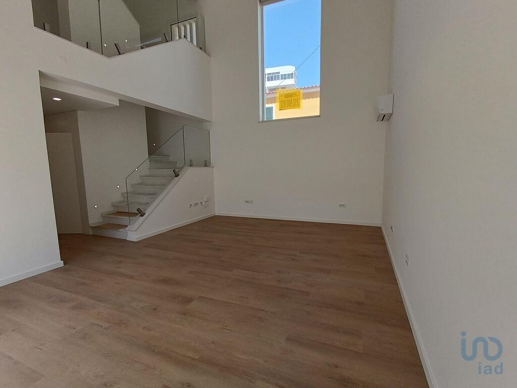 House in Almada - view 1