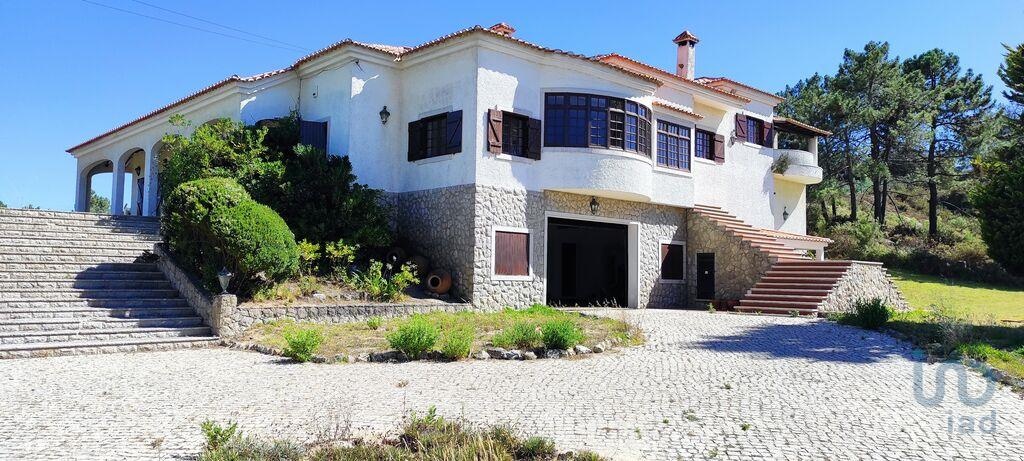 House in Sesimbra - view 1