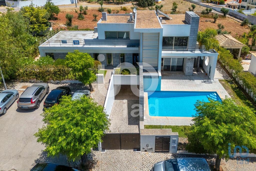 House in Portela - view 1