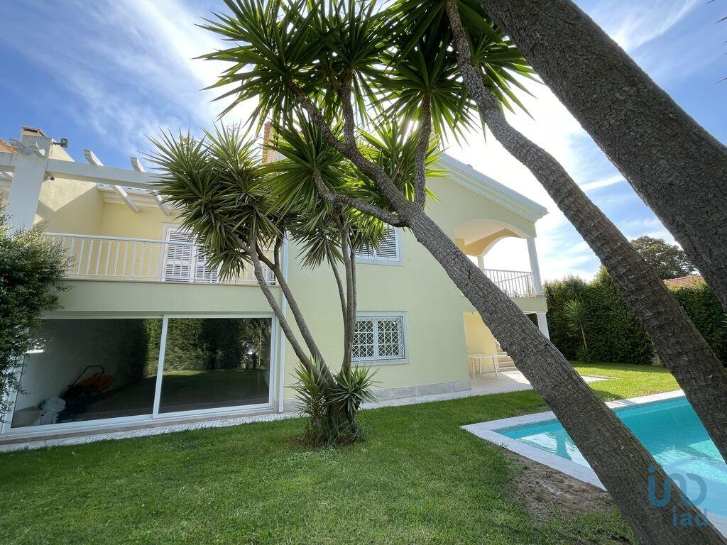 House in Seixal - view 1
