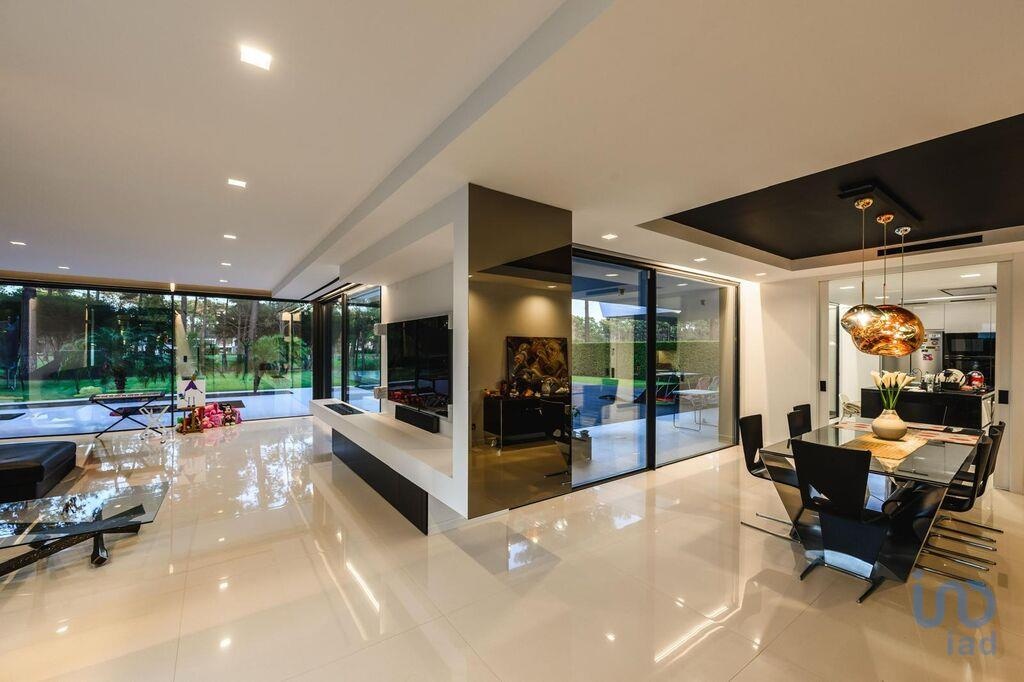 House in Almada - view 1