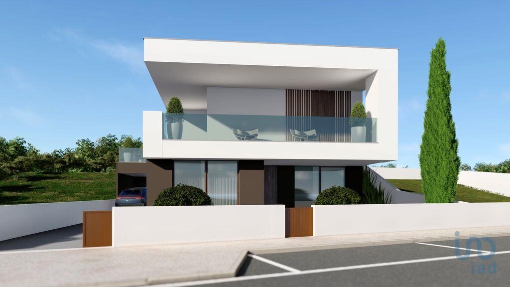 House in Caldas da Rainha - view 1