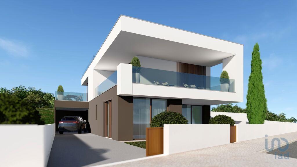 House in Caldas da Rainha - view 1
