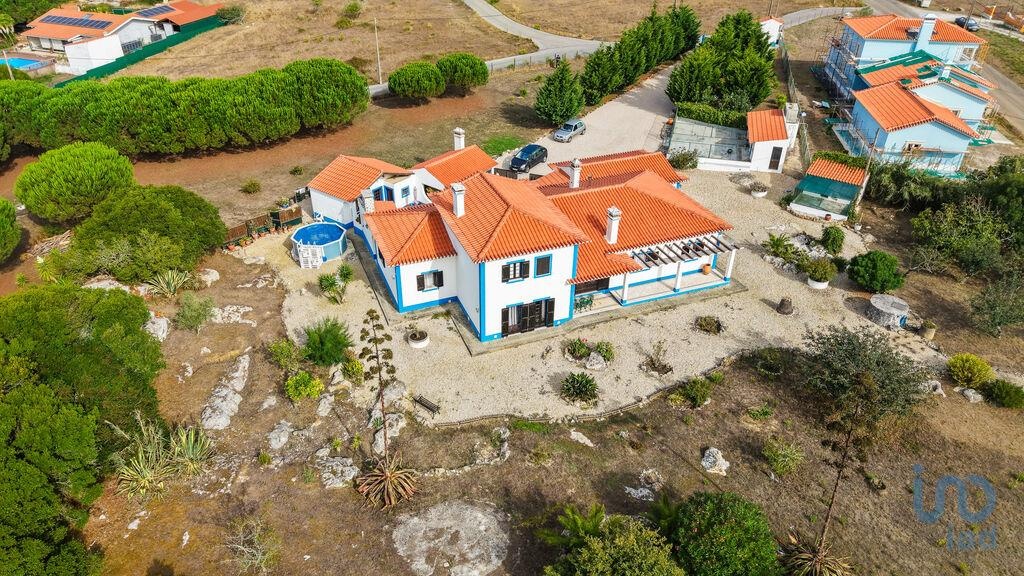 House in Lourinha - view 1