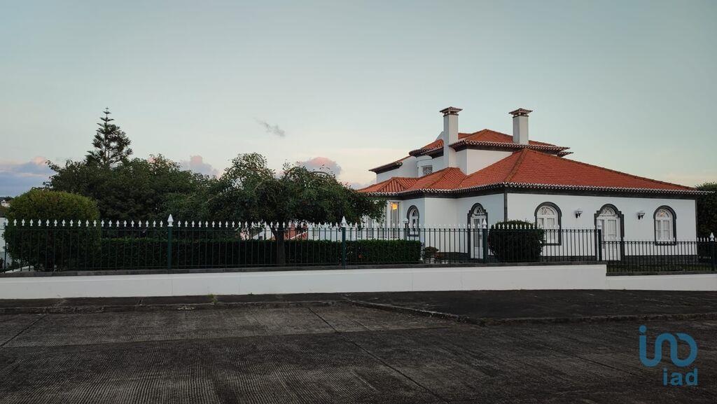 House in Ponta Delgada - view 1