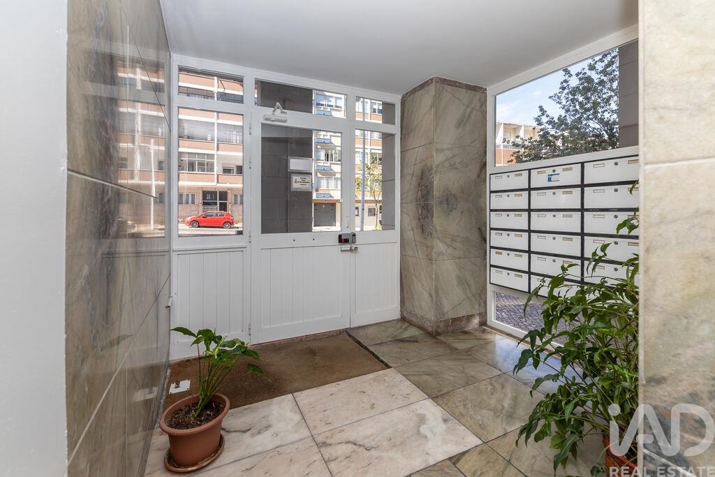 Apartment in Almada - view 1