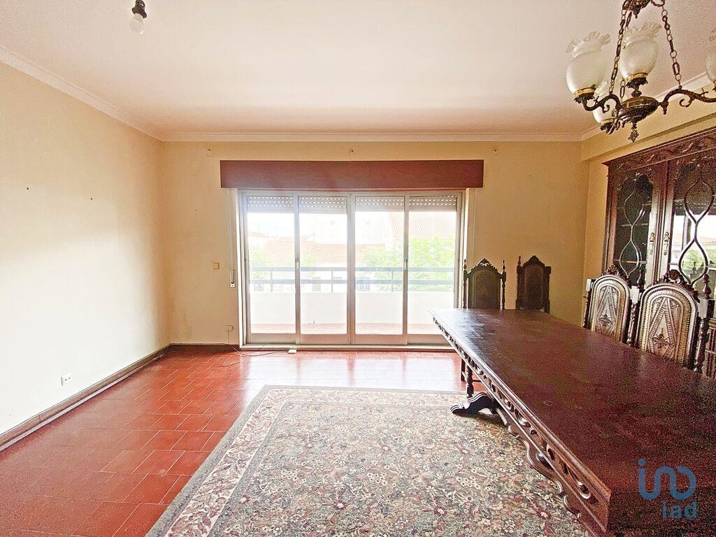 Apartment in Salvaterra de Magos - view 1