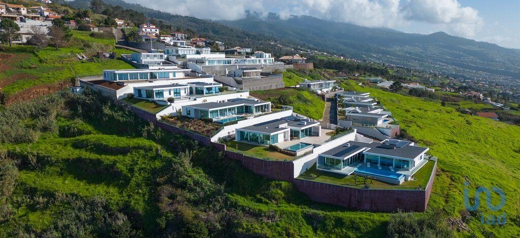 House in Arco da Calheta - view 1