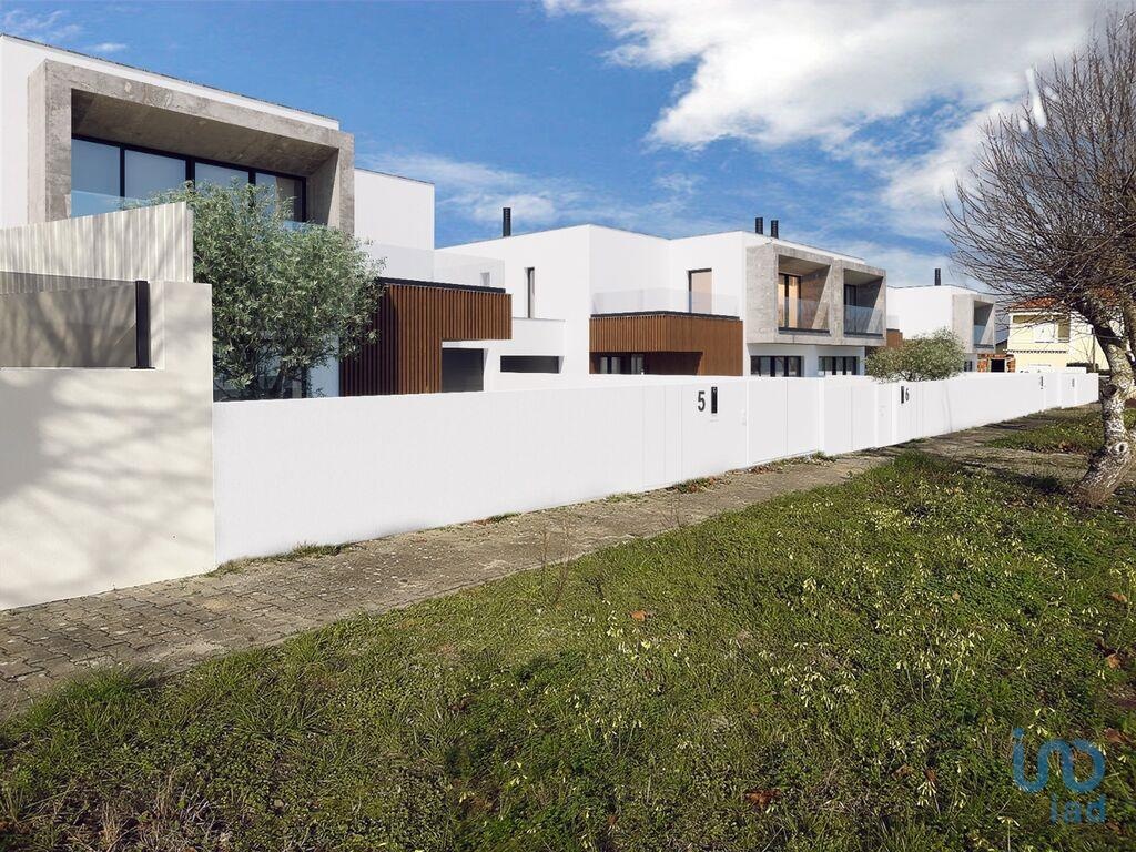House in Torres Vedras - view 1