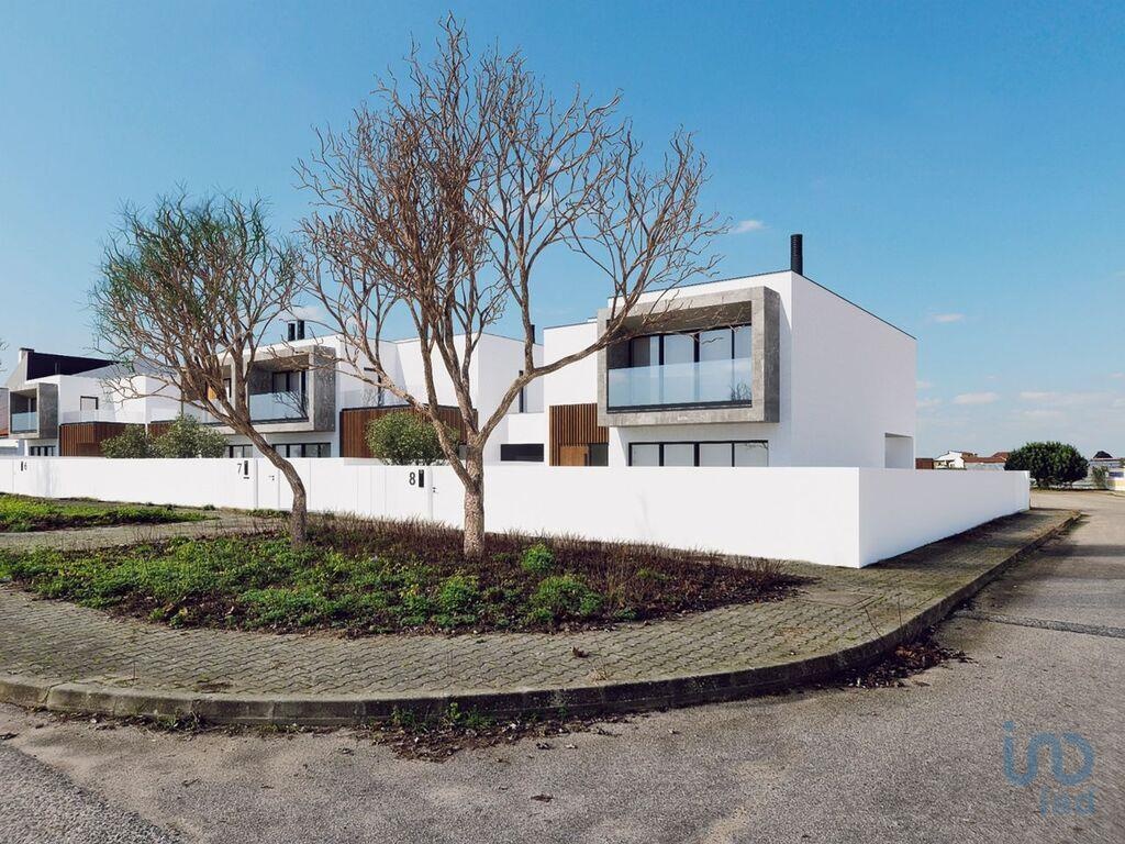House in Torres Vedras - view 1