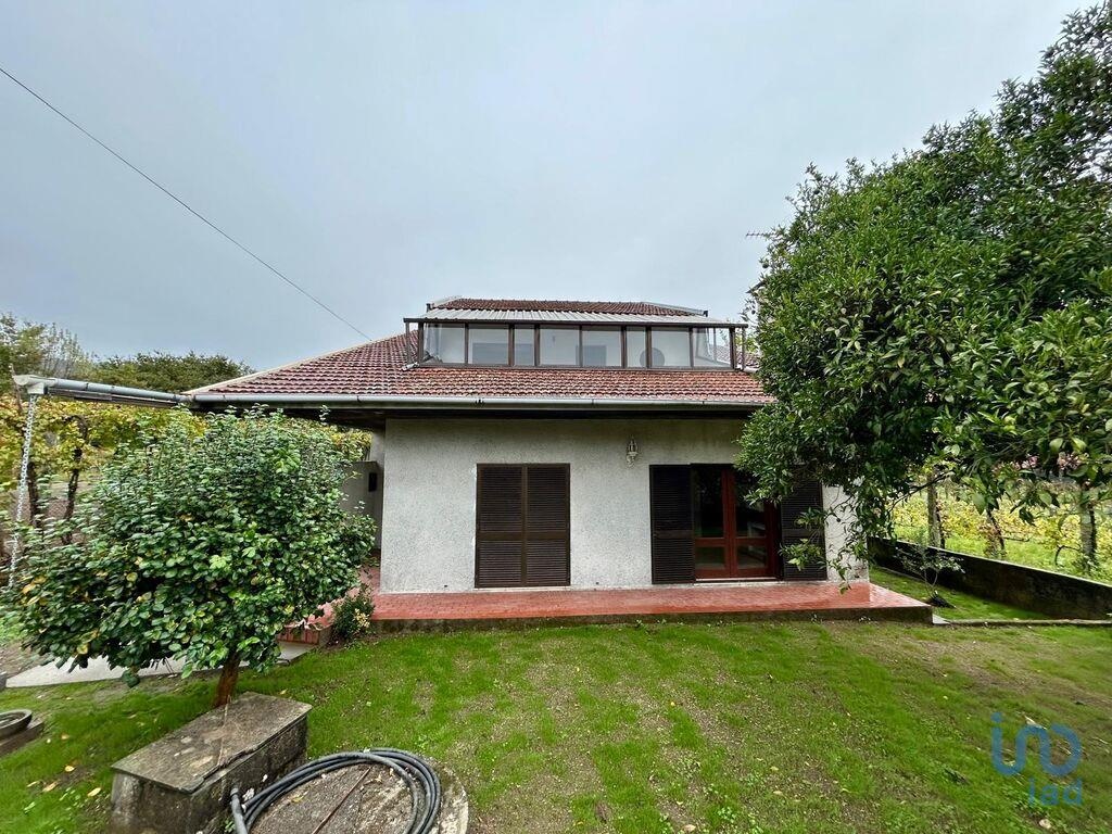 House in Portela - view 1