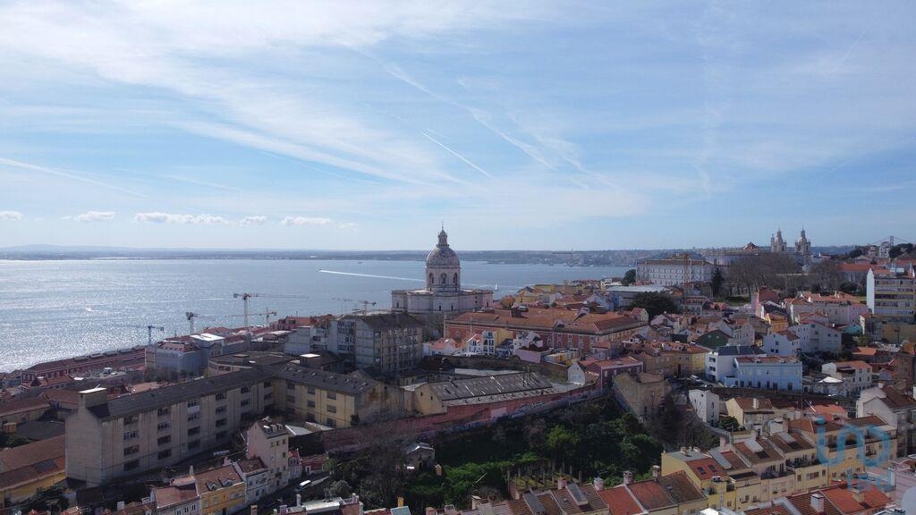 Land in Lisbon - view 1