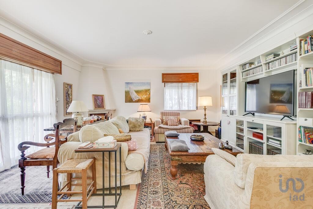 Apartment in Cascais - view 1