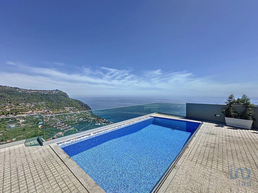 House in Arco da Calheta - view 1