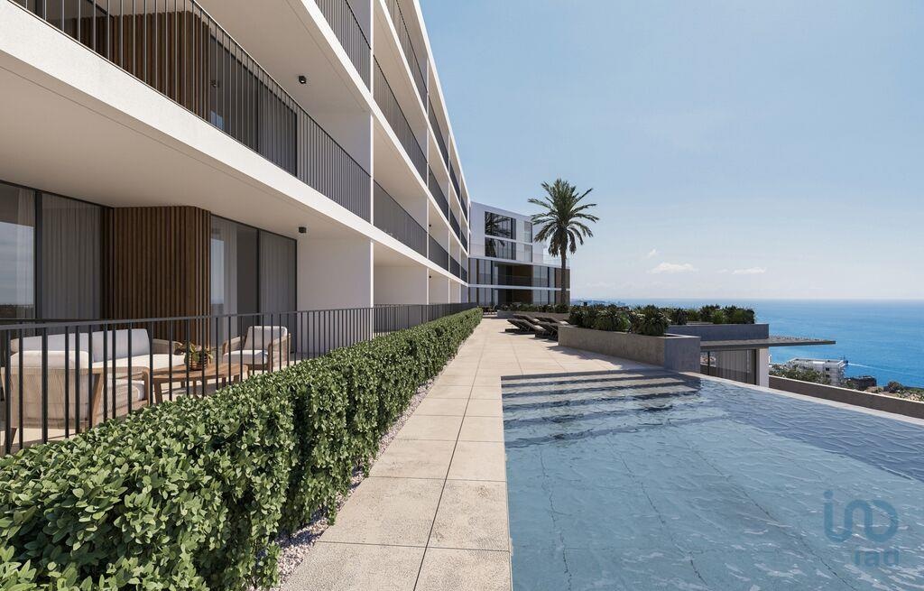 Apartment in Estreito de Camara de Lobos - view 1